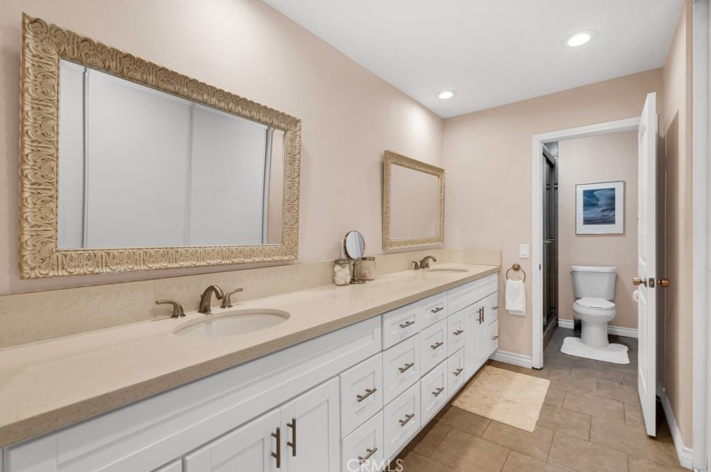 2988 Hyde Park Cir, Riverside CA  92506-4544 exterior