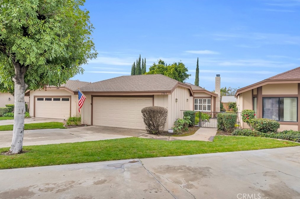 2988 Hyde Park Cir, Riverside, CA 92506-4544