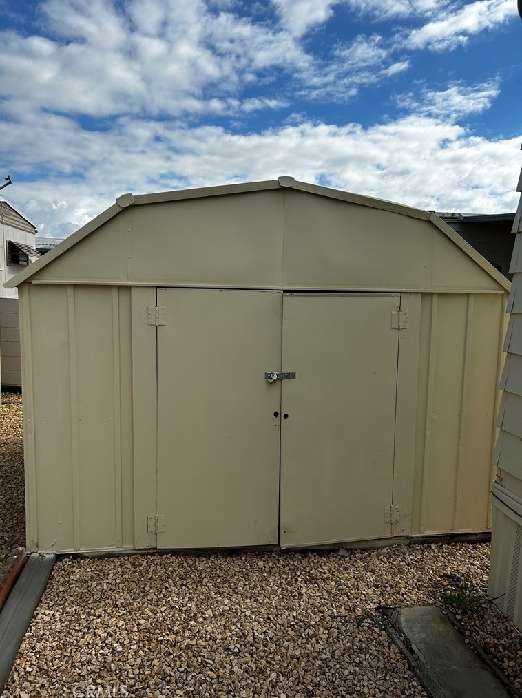 2205 Acacia Ave, Hemet CA  92545-3782 exterior