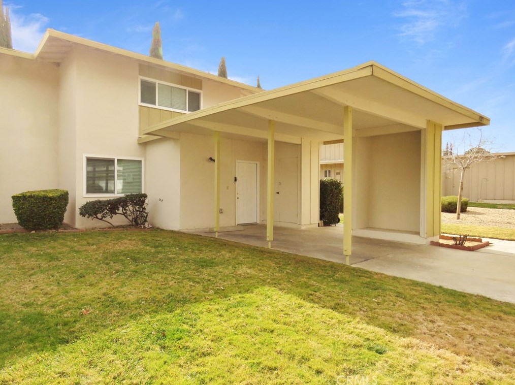 14295 Augusta Dr, Victorville, CA 92395-4319