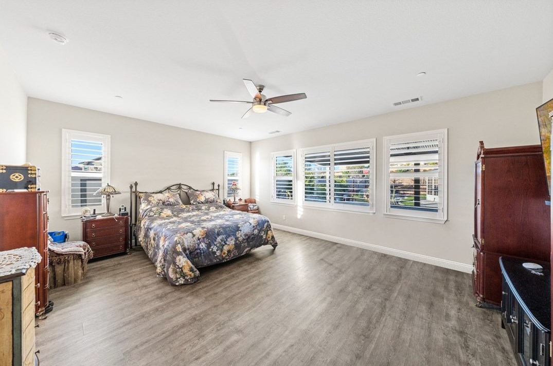 35554 Laurel Tree Ct, Winchester CA  92596-8476 exterior