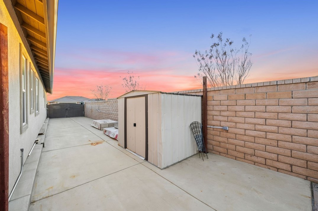 35554 Laurel Tree Ct, Winchester CA  92596-8476 exterior