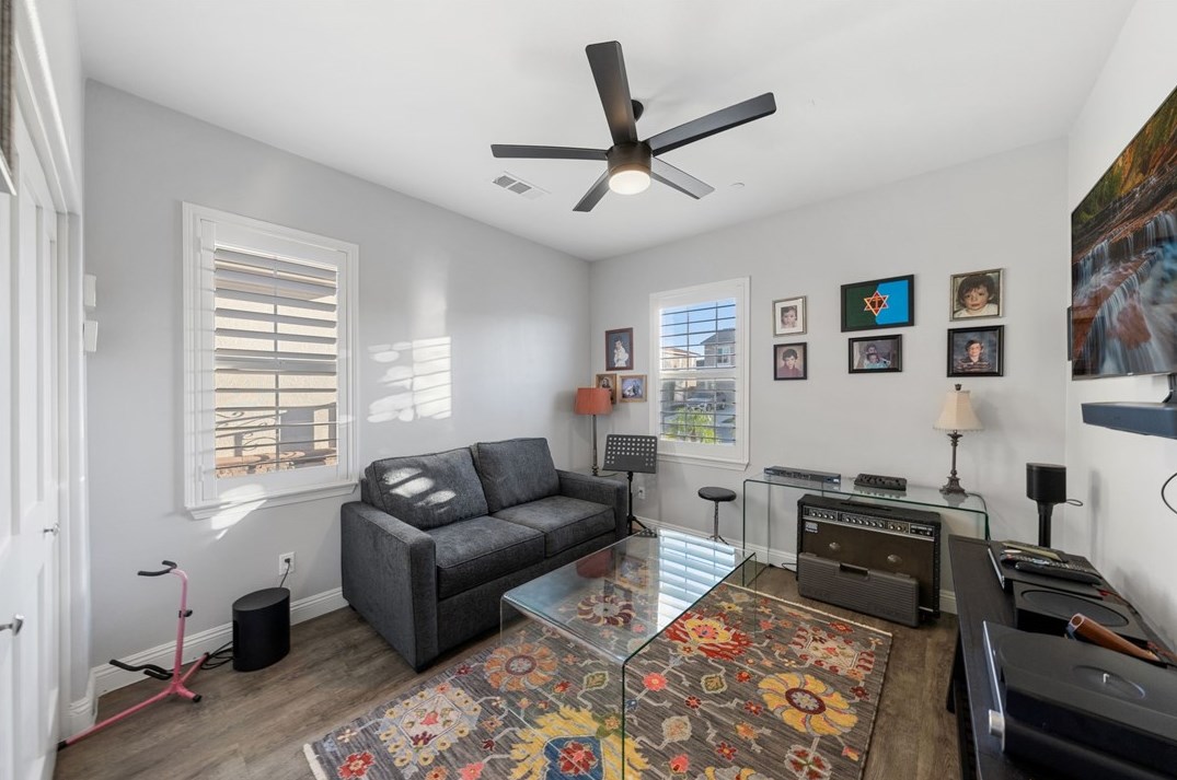 35554 Laurel Tree Ct, Winchester CA  92596-8476 exterior