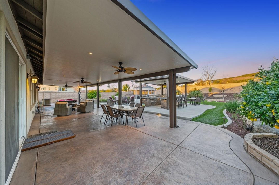 35554 Laurel Tree Ct, Winchester CA  92596-8476 exterior