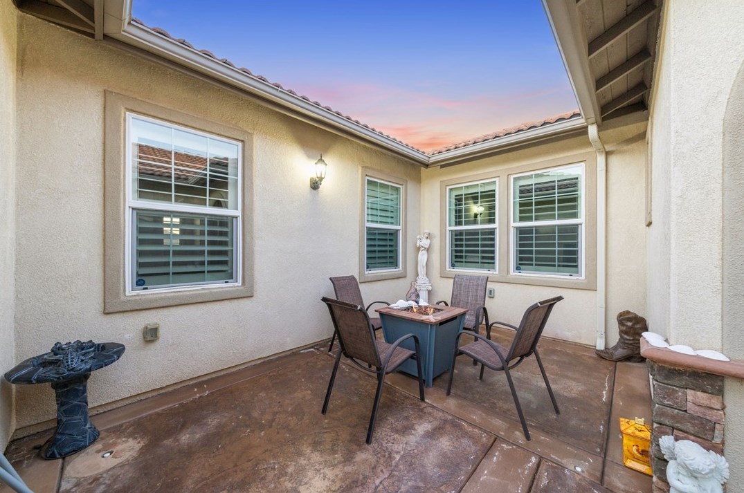 35554 Laurel Tree Ct, Winchester CA  92596-8476 exterior