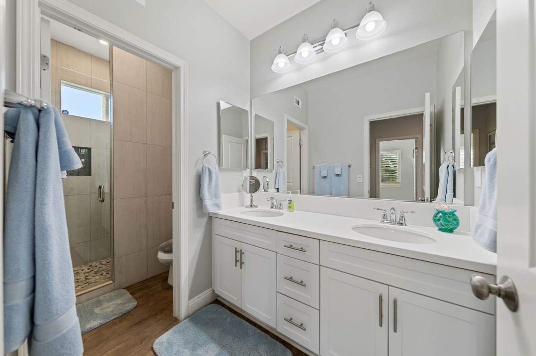 35554 Laurel Tree Ct, Winchester CA  92596-8476 exterior