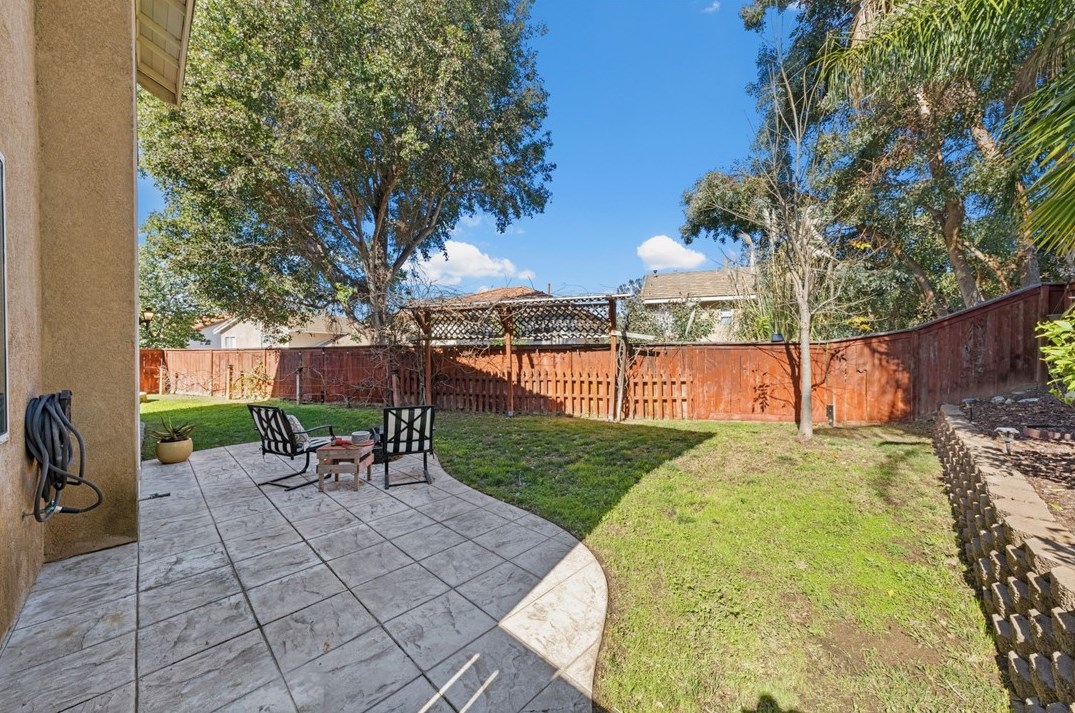 30060 Manzanita Ct, Temecula CA  92591-5546 exterior