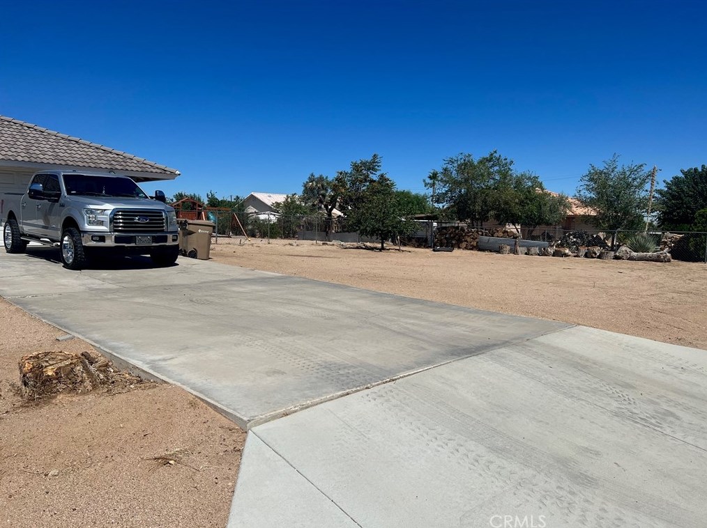 10012 7th Ave, Hesperia, CA 92345-3188
