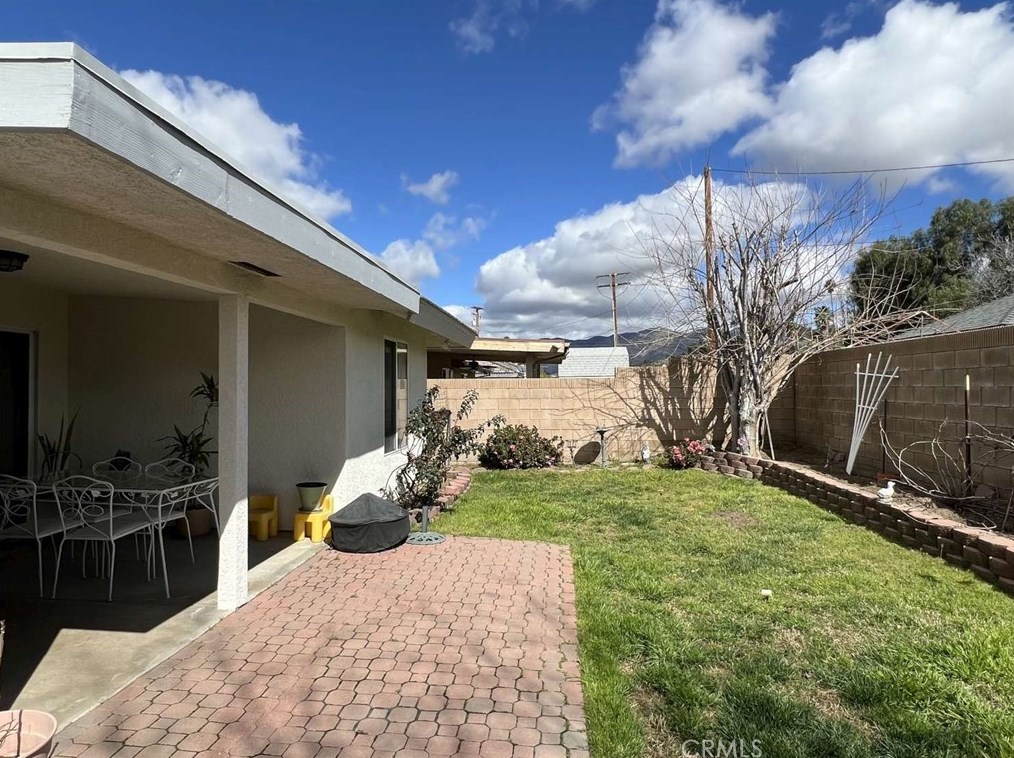 672 Deardorff Dr, Hemet CA  92544-3192 exterior