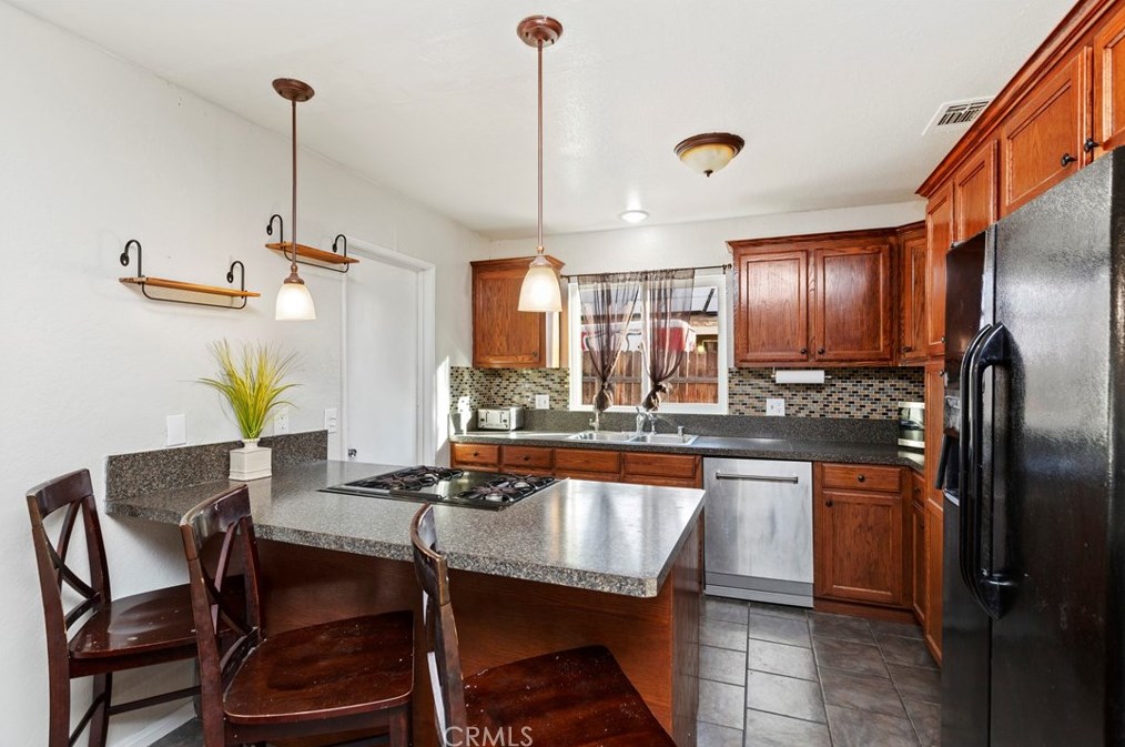 26305 Plymouth St, Hemet, CA 92544-6220