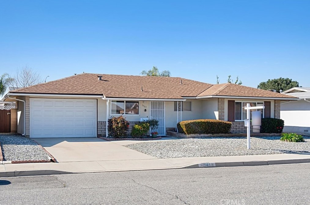 1561 Westwood Pl, Hemet, CA 92543-5743