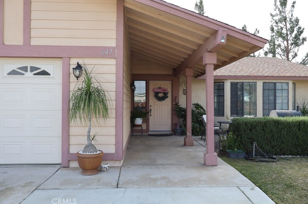 647 Steamer Ln, Perris, CA 92571-3847