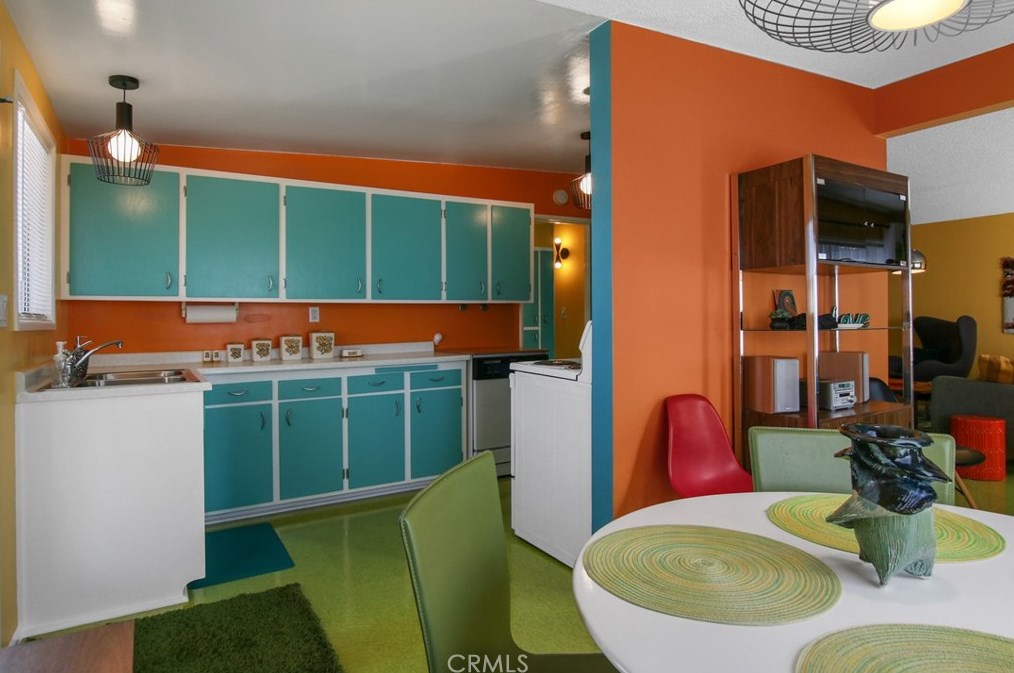 5689 Abronia Ave, Twntynine Plm CA  92277-1315 exterior