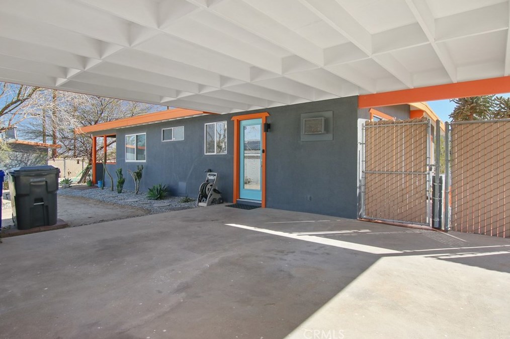5689 Abronia Ave, Twntynine Plm CA  92277-1315 exterior