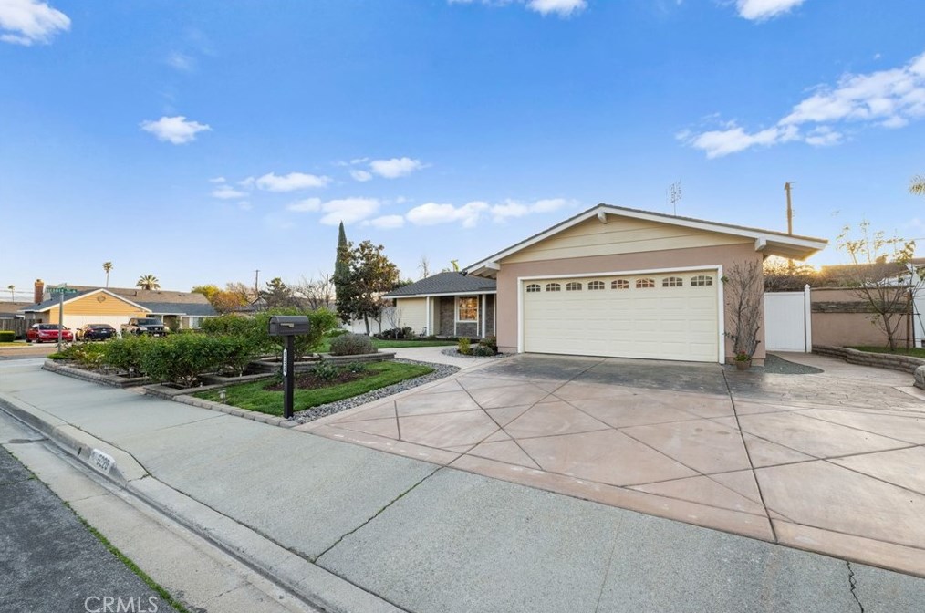 5220 Marengo Ct, Riverside CA  92505-2552 exterior