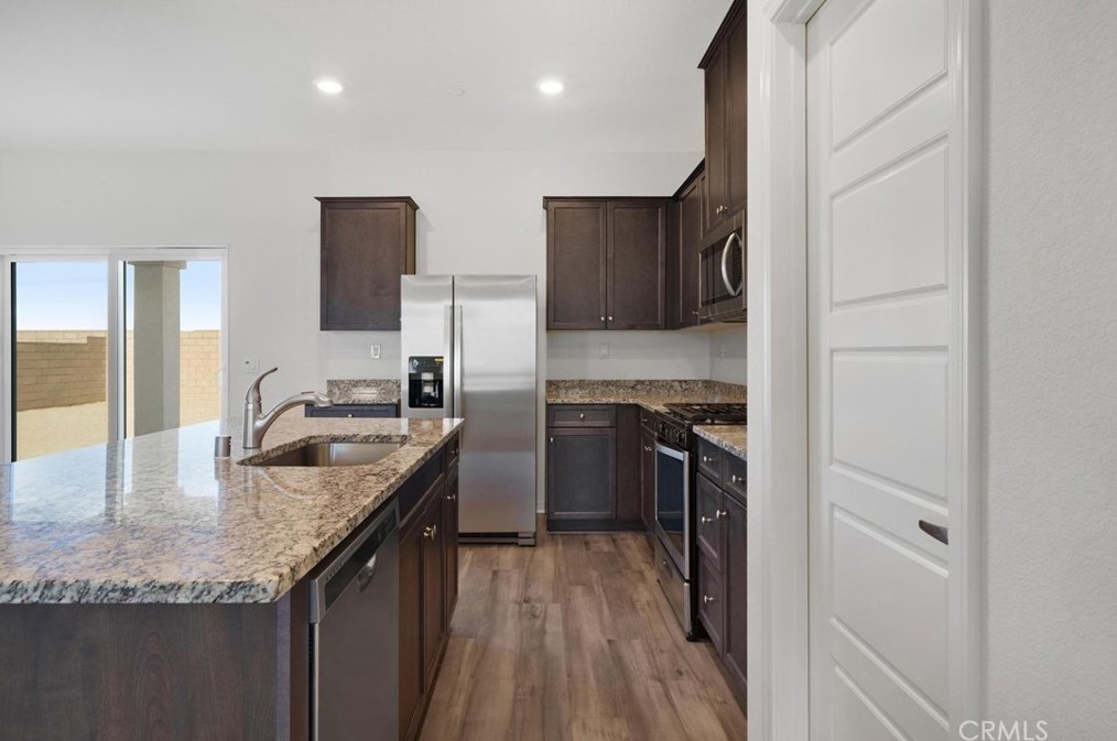 12335 Gold Dust Way, Victorville CA  92392-4829 exterior