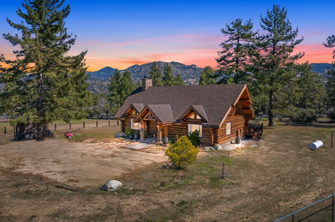 60164 Devils Ladder Rd, Pinyon Pines, CA 92561-3008