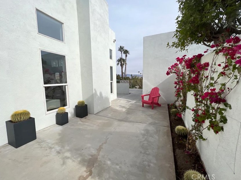 2723 Junipero Ave, Palm Springs CA  92262-1829 exterior