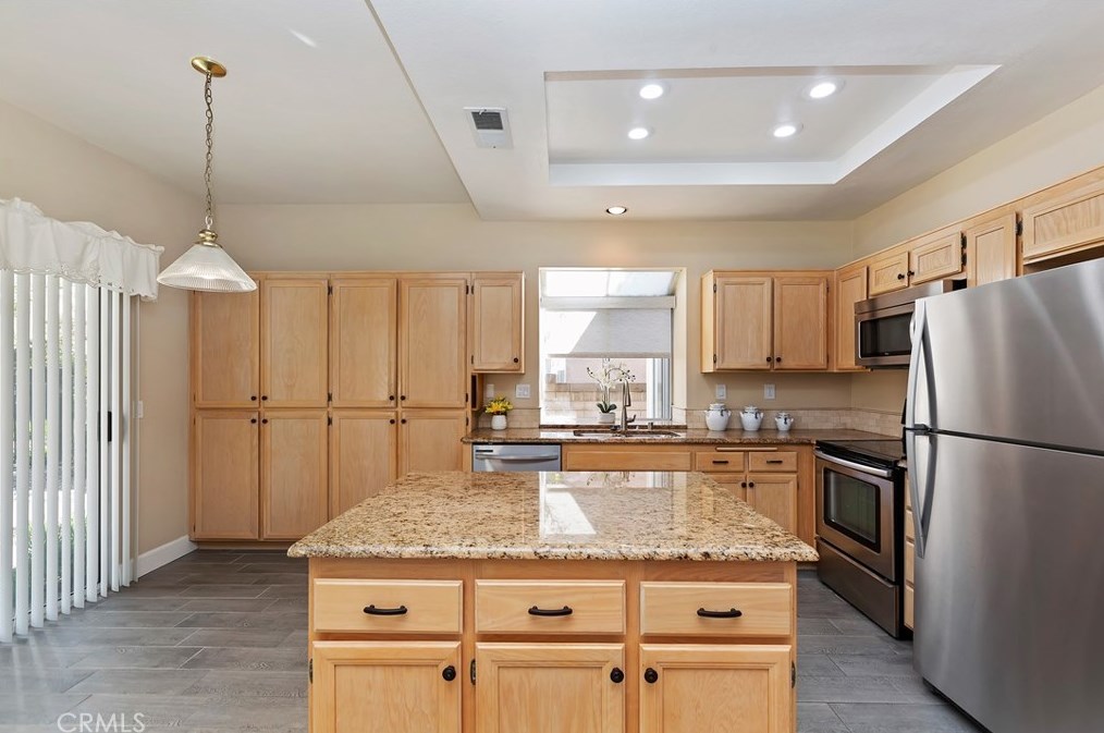 40402 Via Siena, Murrieta CA  92562-3508 exterior