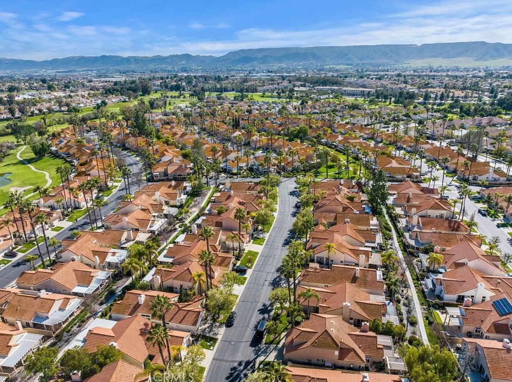 40402 Via Siena, Murrieta CA  92562-3508 exterior