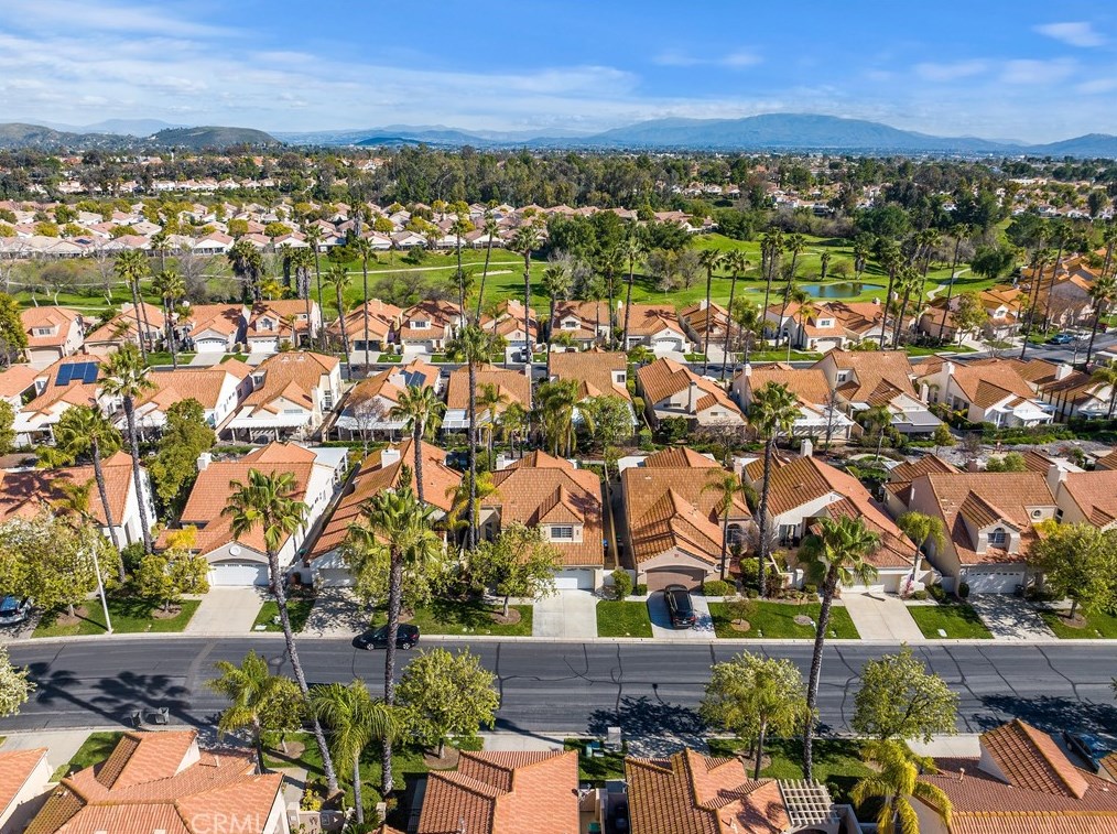 40402 Via Siena, Murrieta CA  92562-3508 exterior