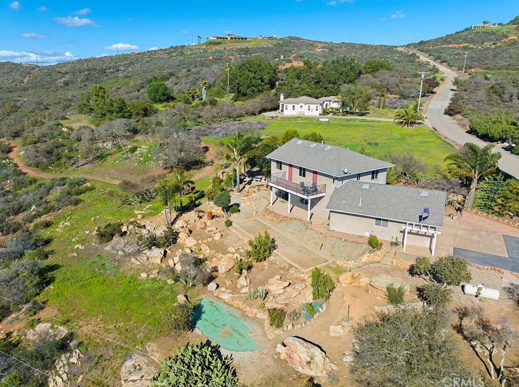 38054 Lost Horizon Dr, Pala CA  92059-1800 exterior