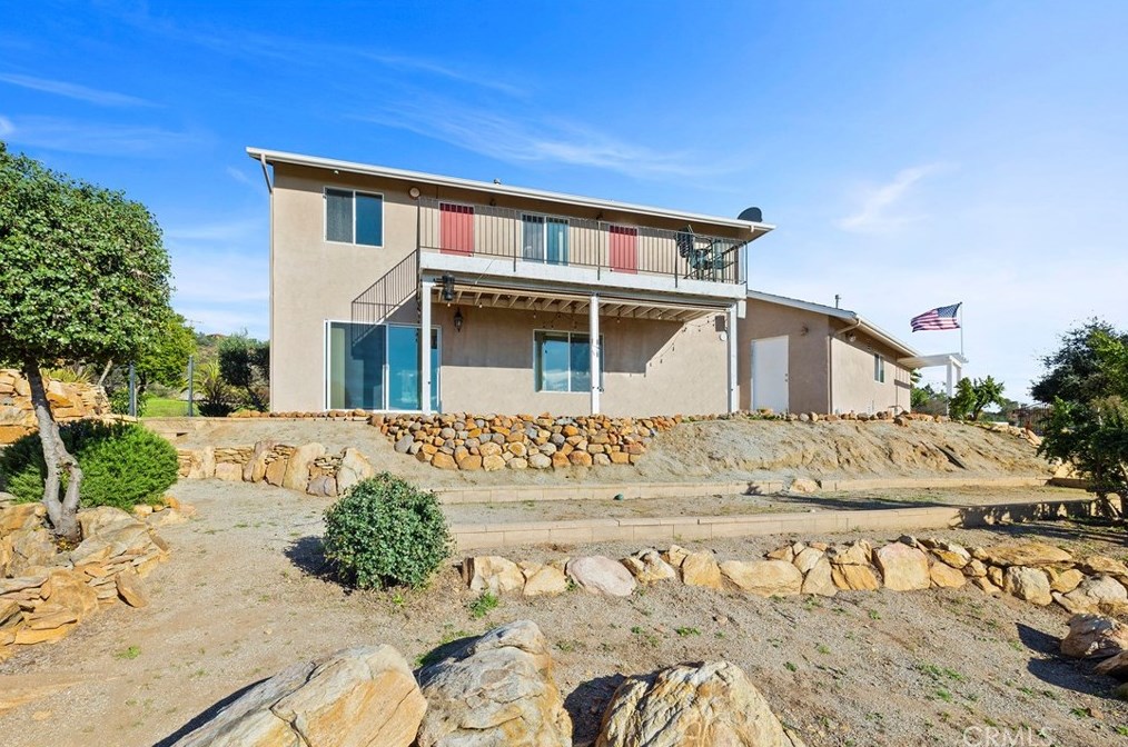 38054 Lost Horizon Dr, Pala CA  92059-1800 exterior