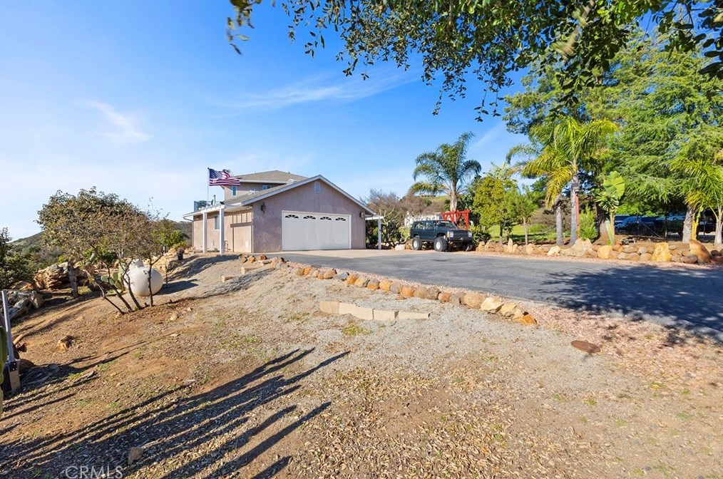 38054 Lost Horizon Dr, Pala CA  92059-1800 exterior