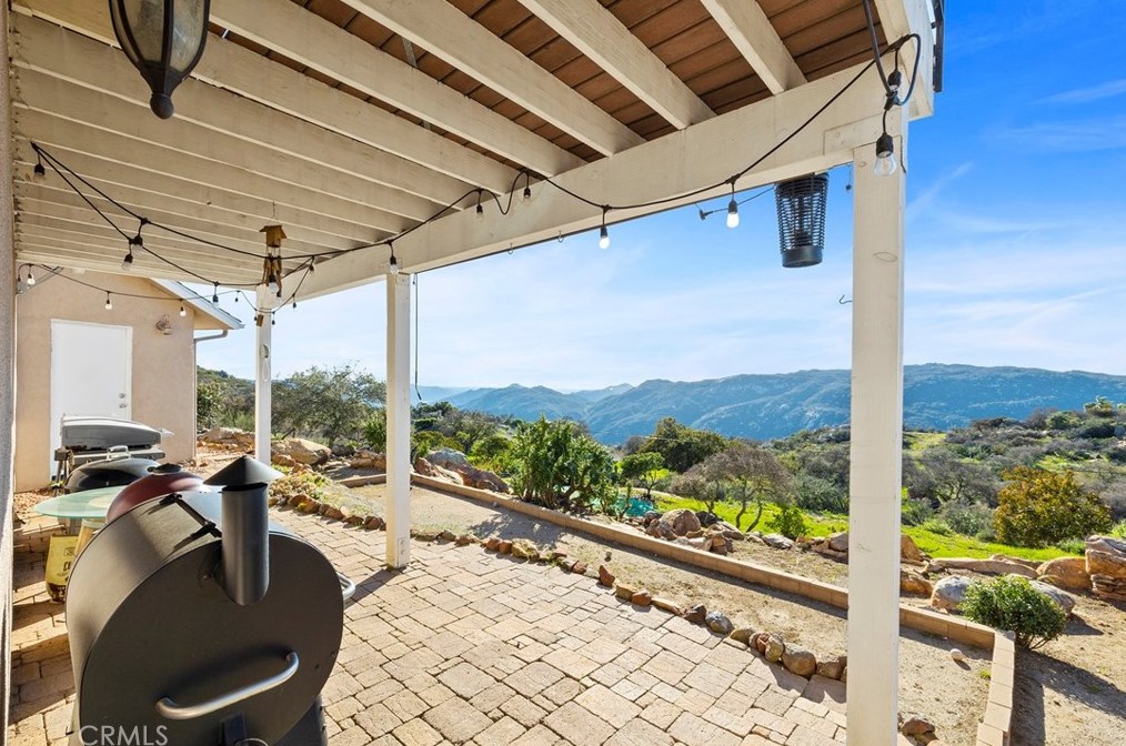 38054 Lost Horizon Dr, Pala CA  92059-1800 exterior