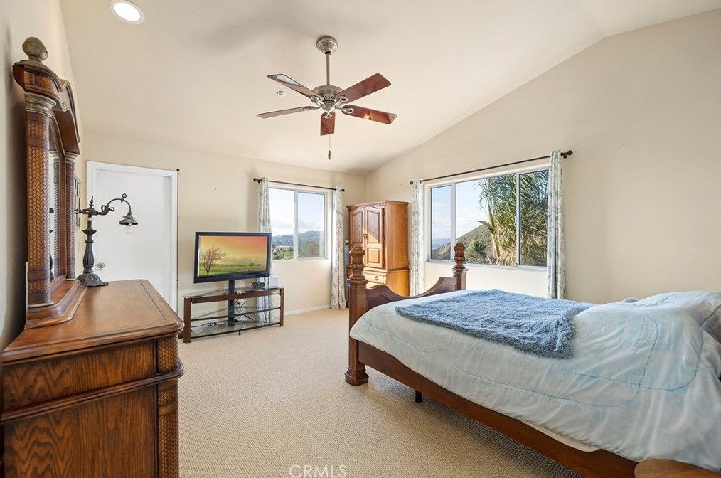 38054 Lost Horizon Dr, Pala CA  92059-1800 exterior