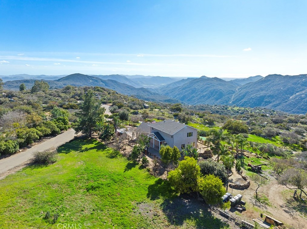 38054 Lost Horizon Dr, Pala CA  92059-1800 exterior