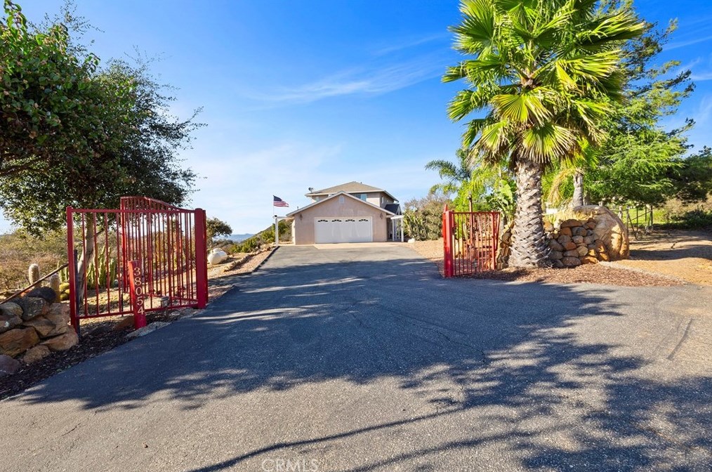 38054 Lost Horizon Dr, Pala, CA 92059