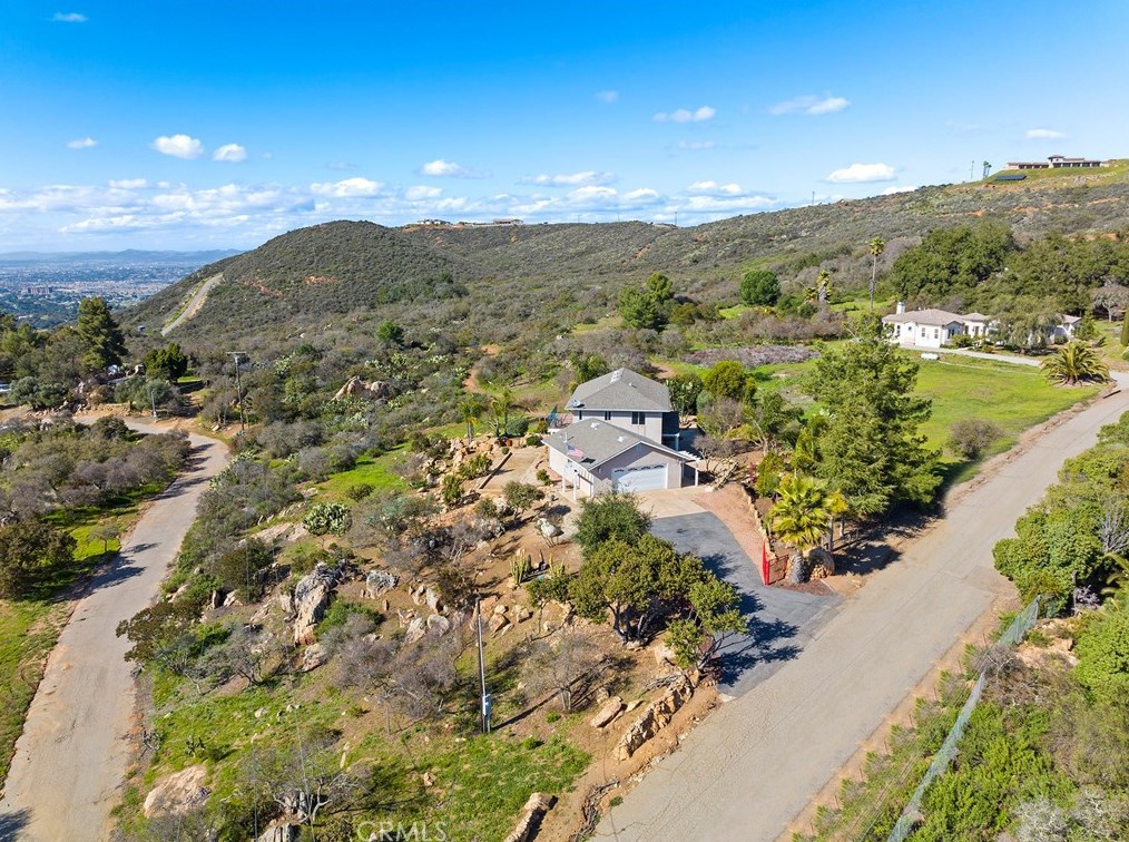38054 Lost Horizon Dr, Pala CA  92059-1800 exterior