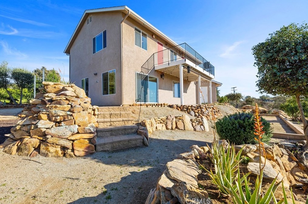 38054 Lost Horizon Dr, Pala CA  92059-1800 exterior