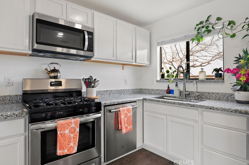 27894 Moonridge Dr, Menifee CA  92585-8936 exterior