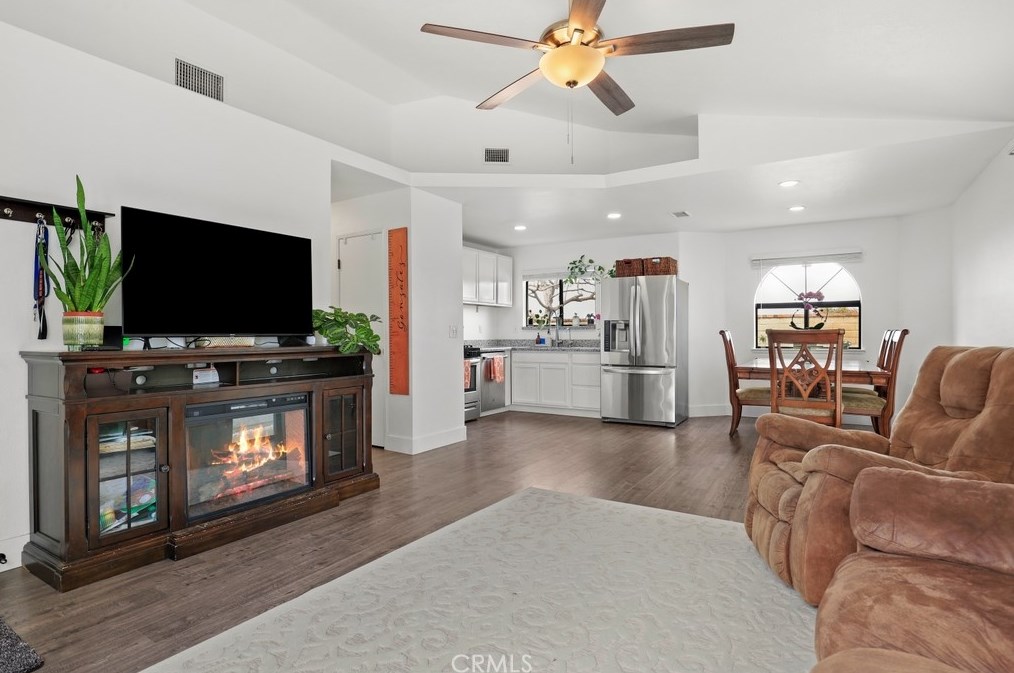 27894 Moonridge Dr, Menifee CA  92585-8936 exterior