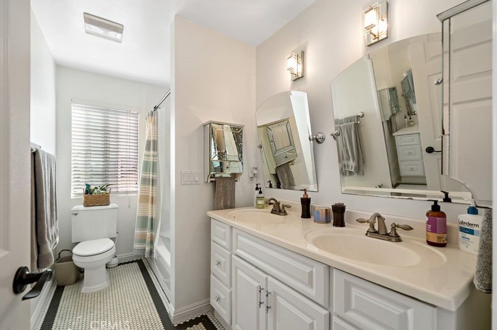 4951 Edwin Pl, San Diego CA  92117-1620 exterior