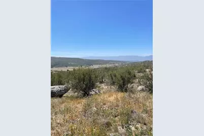 35410 Willow Creek Road, Hemet, CA 92544 - Photo 2