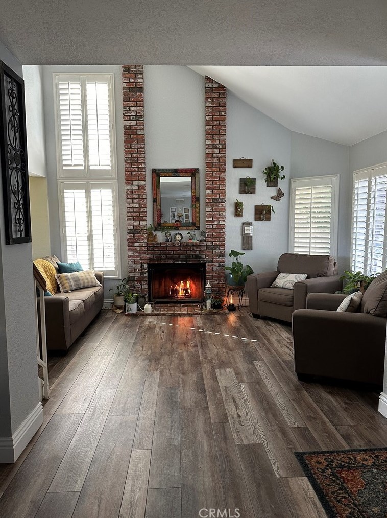 42002 Humber Dr, Temecula CA  92591-3803 exterior