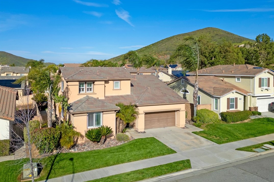 34234 Sweet Acacia Ct, Lake Elsinore CA  92532-2582 exterior