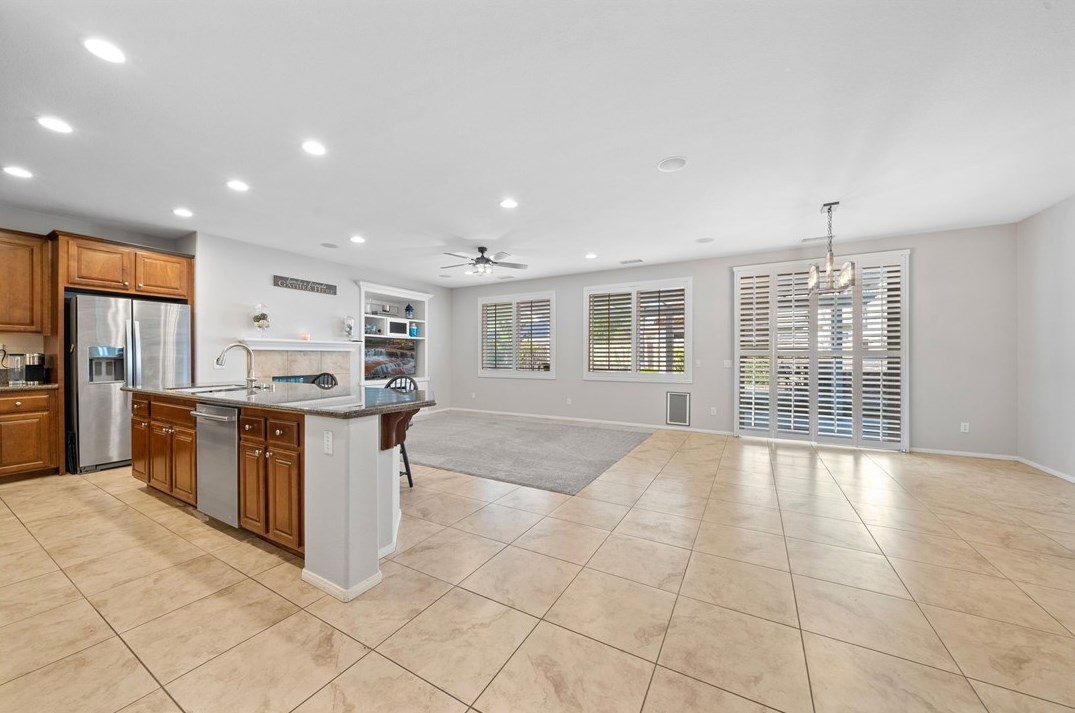 34234 Sweet Acacia Ct, Lake Elsinore CA  92532-2582 exterior