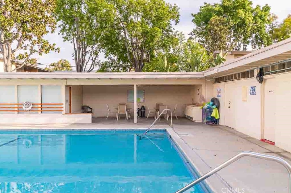 24 Center St, Redlands CA  92373-8102 exterior