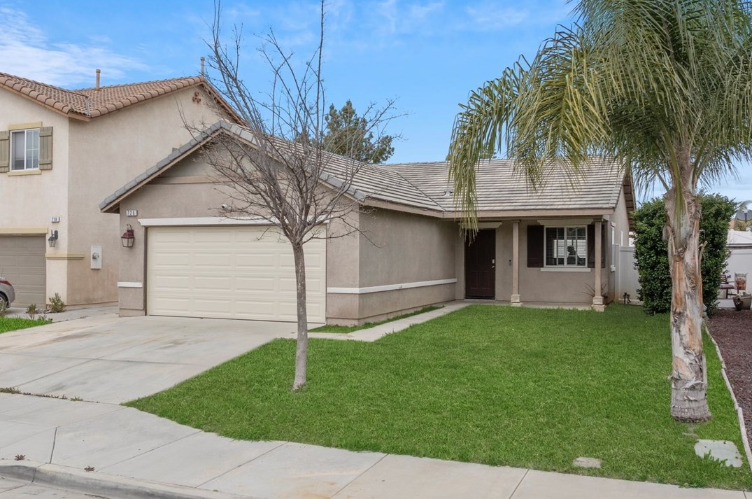 726 Gloriosa Ave, Perris, CA 92571-7827