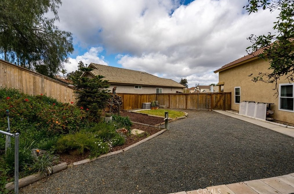 45343 Esmerado Ct, Temecula CA  92592-6072 exterior