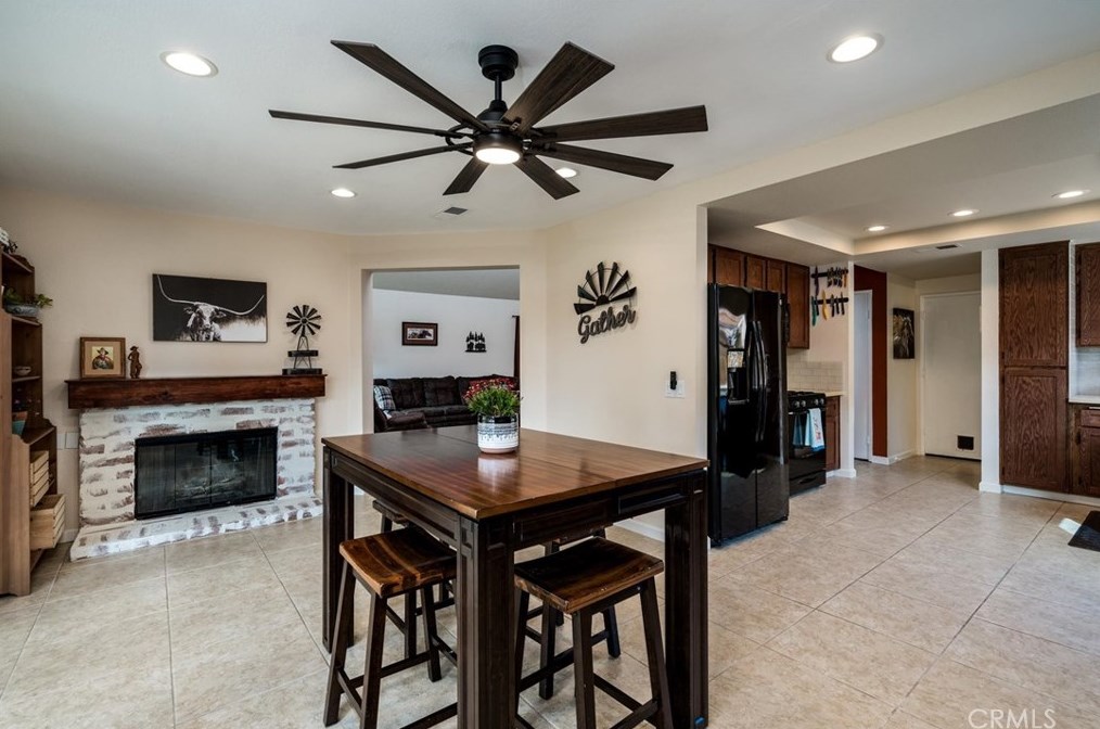 45343 Esmerado Ct, Temecula CA  92592-6072 exterior
