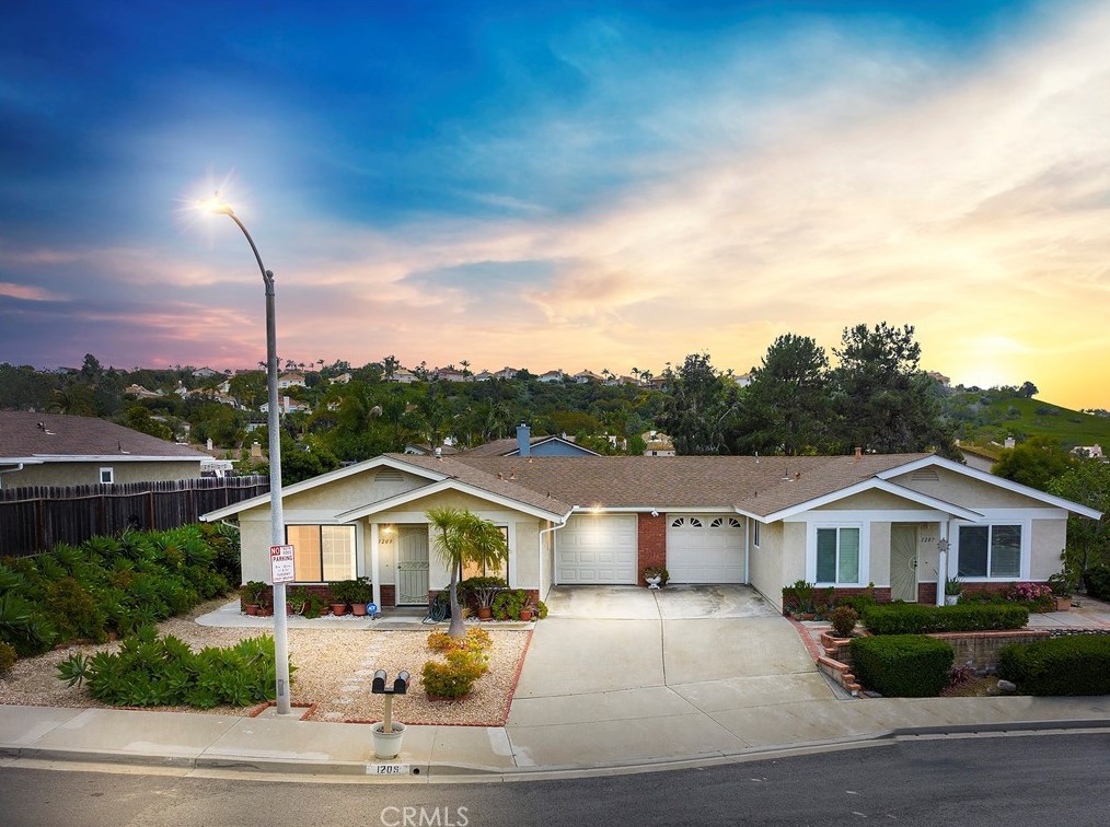 1209 Paseo Hermosa, Oceanside, CA 92056-6449