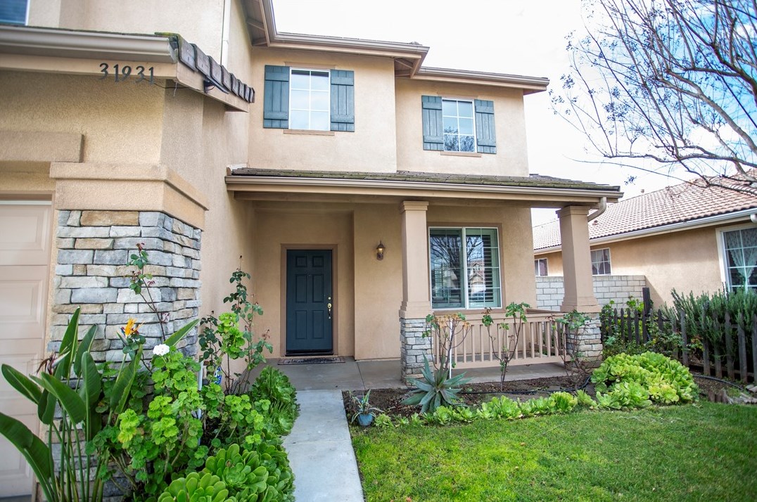 31931 Opal Dr, Winchester, CA 92596
