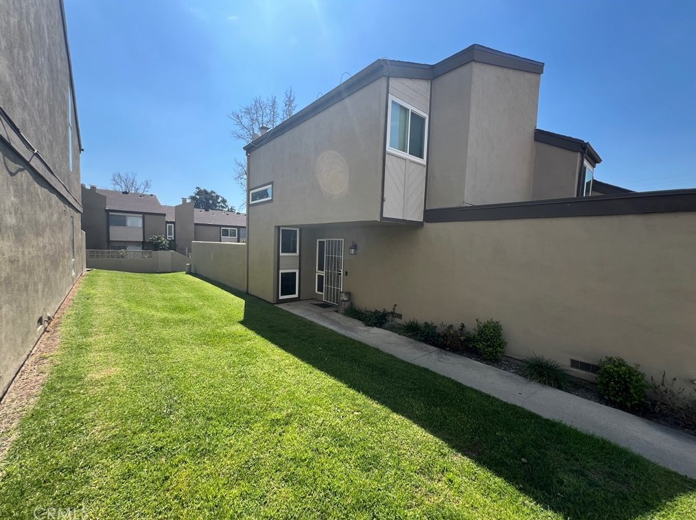 640 Parkwood Ln, Pomona, CA 91767-1206