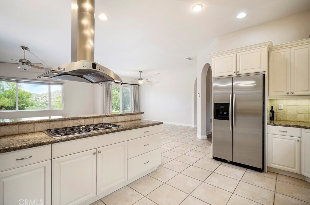 39099 Calle Jojoba, Temecula CA  92592-8013 exterior