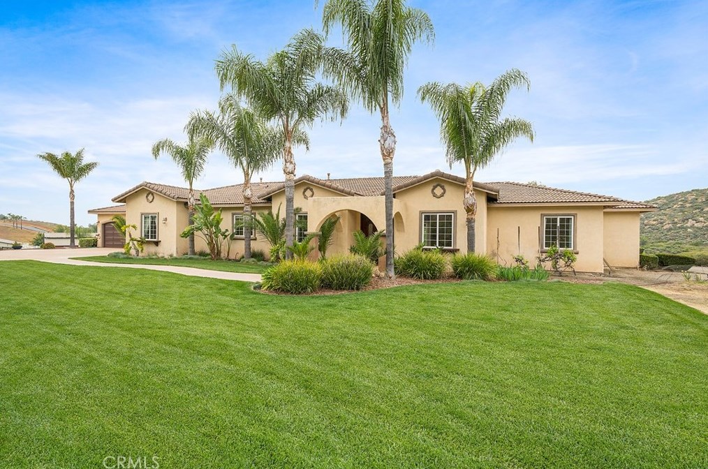 39099 Calle Jojoba, Temecula CA  92592-8013 exterior